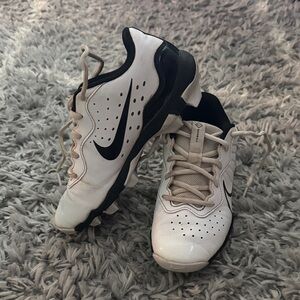 Nike 4Y Baseball Cleats